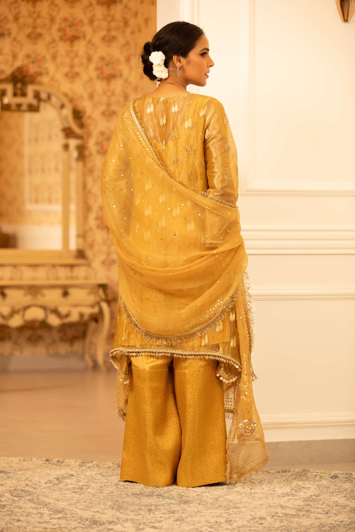 Amber Royal Embroidered Kurta Set